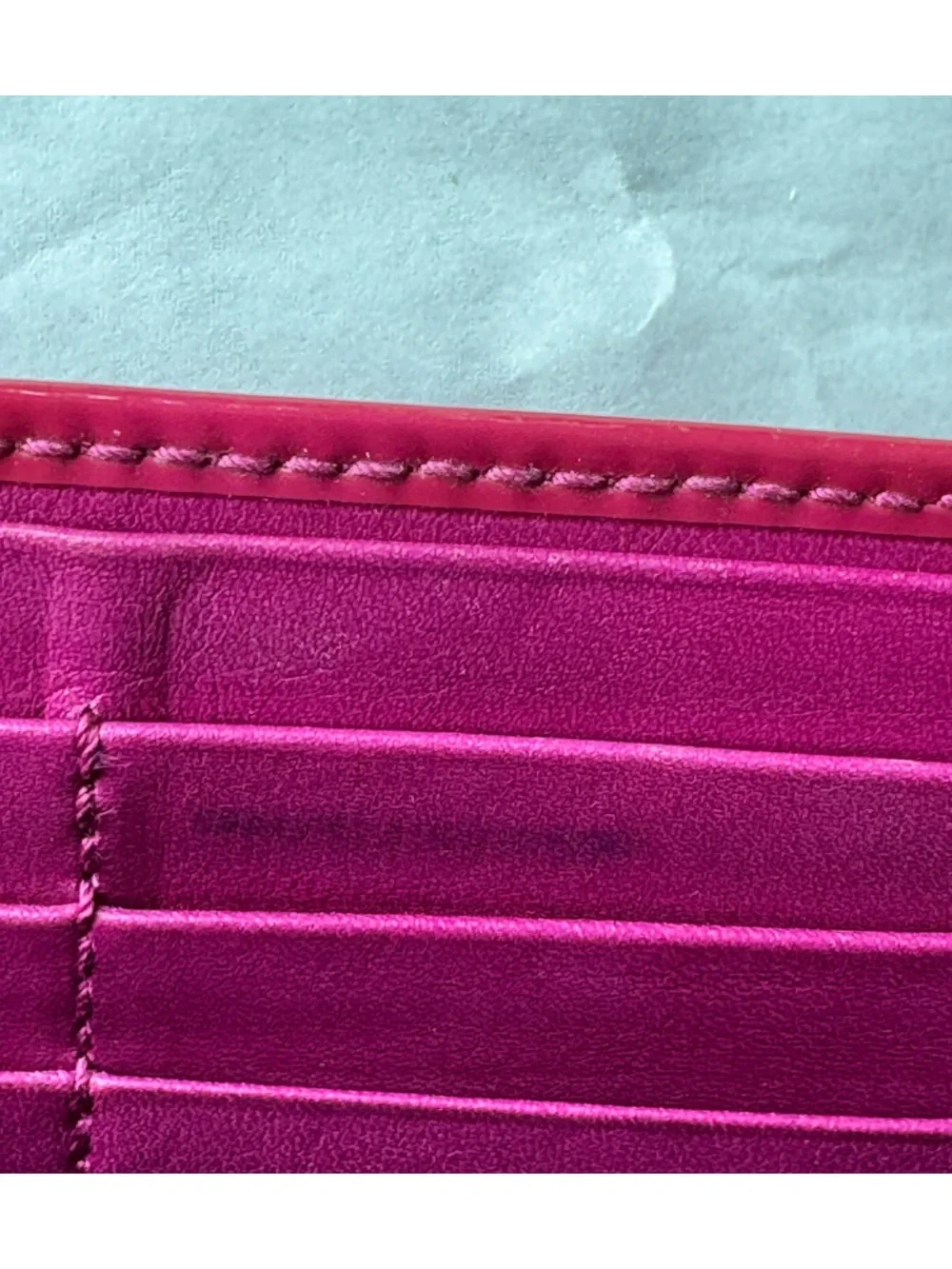 Gucci Patent Microguccissima Nice Wallet in Fuchsia, - Picture 11 of 11